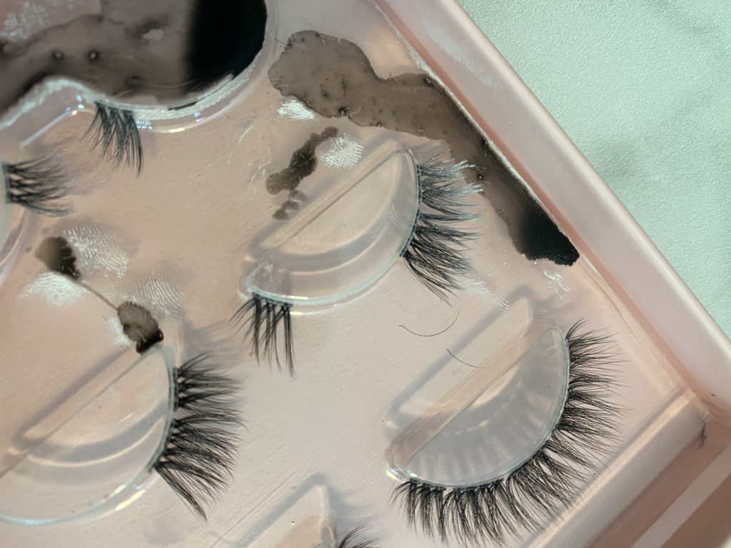 Moitie Cosmetics lash Glue