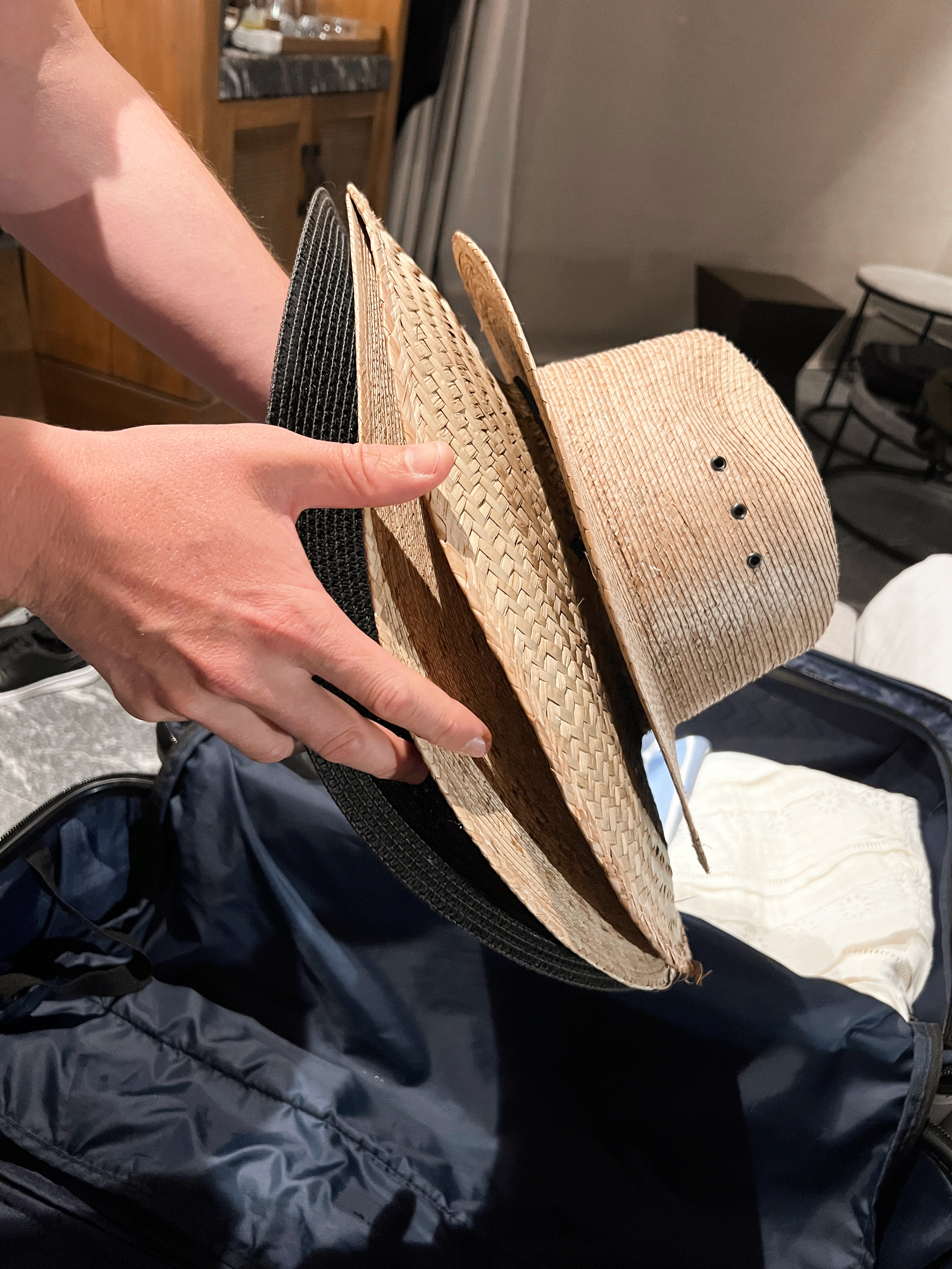 How to pack a hat in your suitcase