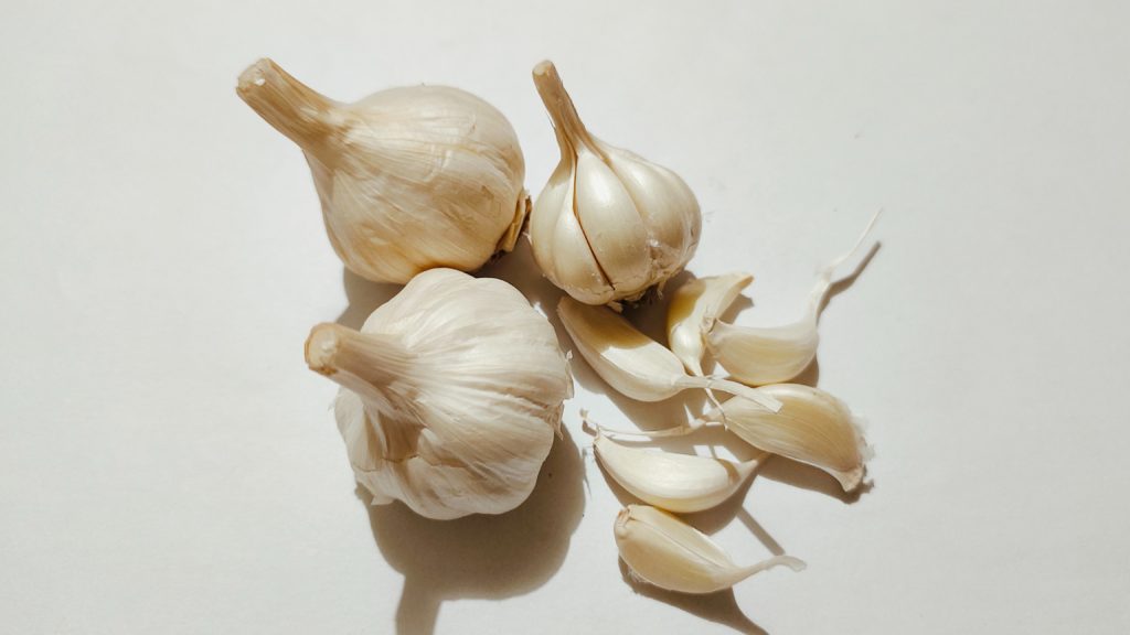 garlic holistic remedy for cold flu 