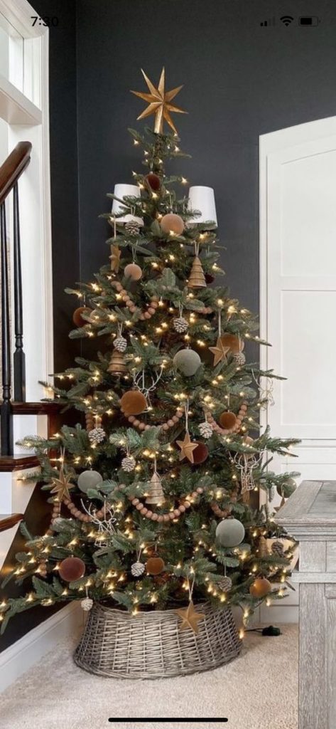 Christmas Tree with velvet ornaments 
