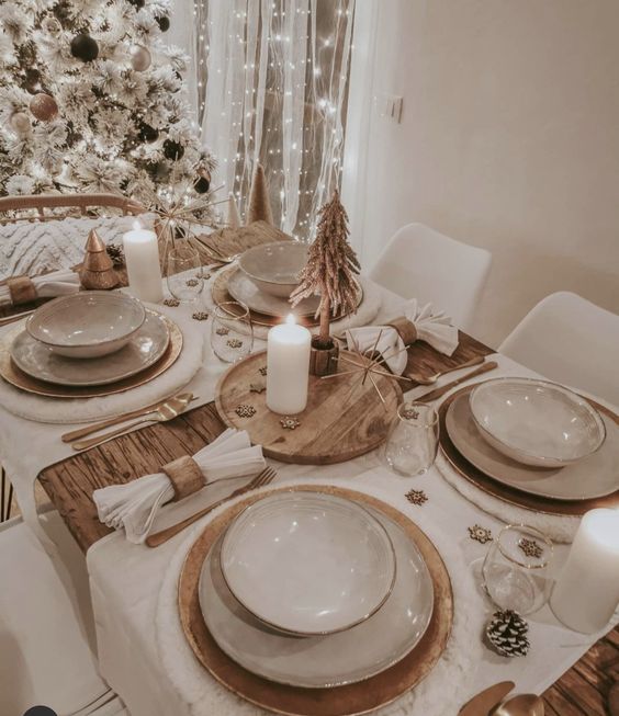 neutral Christmas table decor