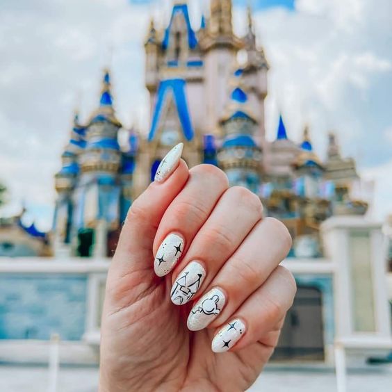 21 Magical Disney Nail Ideas